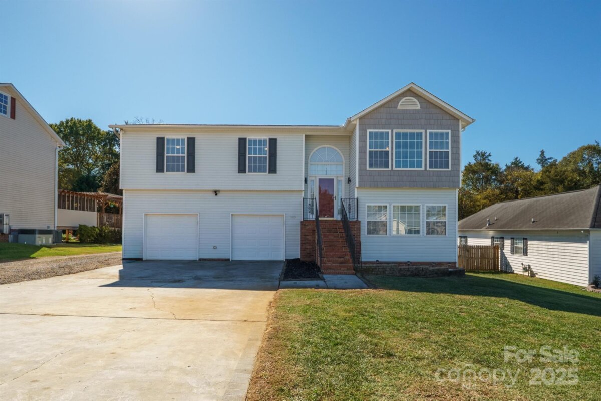 3673 Farm Lake Drive, Concord, NC 28027, MLS # 4312782