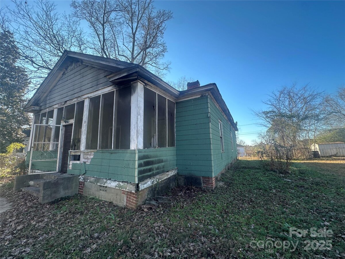 58 Oak Street, Great Falls, SC 29055, MLS # 4314926