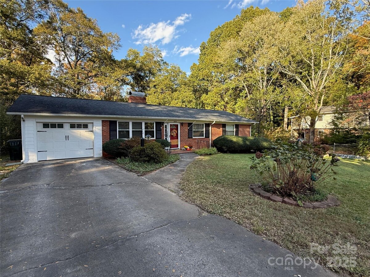 1074 5th Avenue Court, Hickory, NC 28601, MLS # 4315264