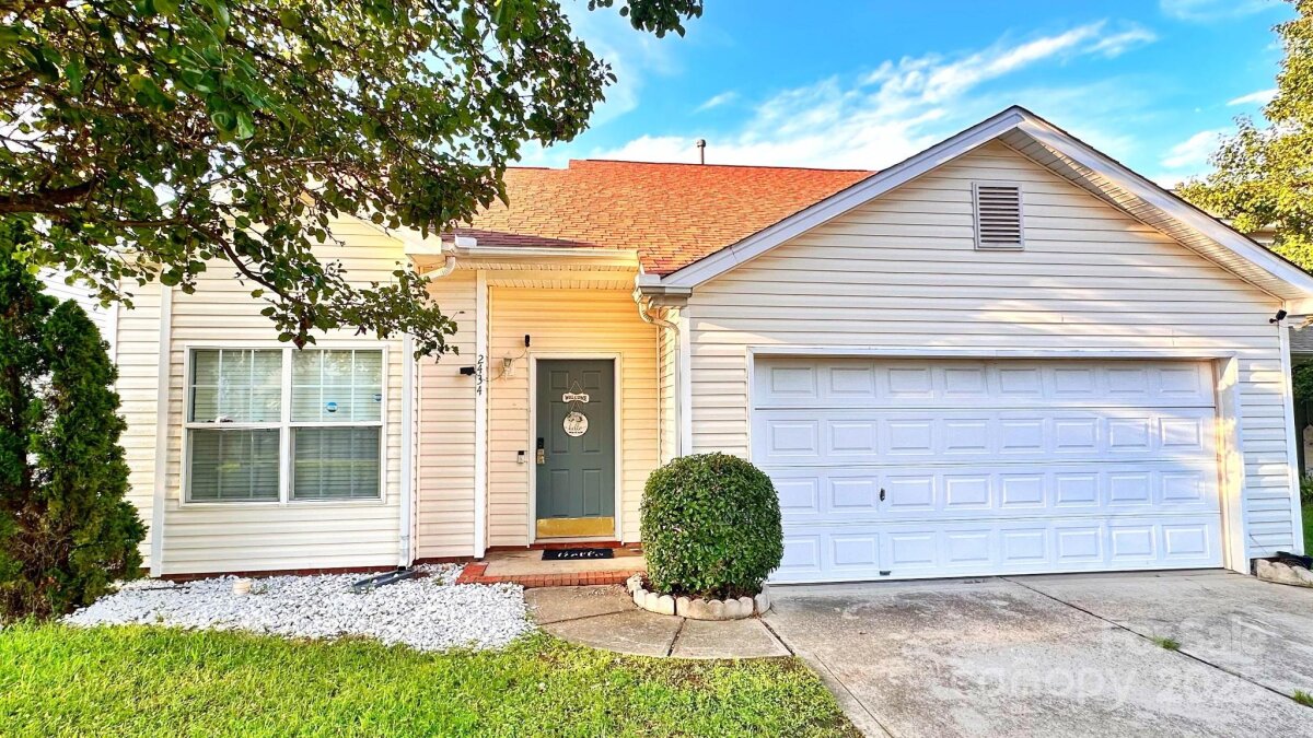 2434 Summer Meadow Court, Charlotte, NC 28216, MLS # 4315356