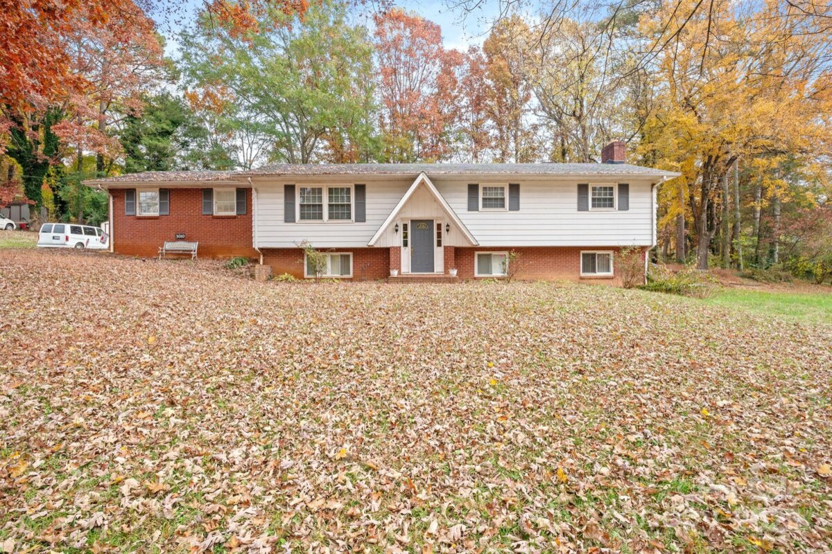 3010 7th Street Drive, Hickory, NC 28601, MLS # 4318299