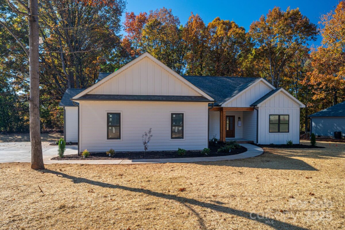 1916 Friendly Lane, Newton, NC 28658, MLS # 4319548