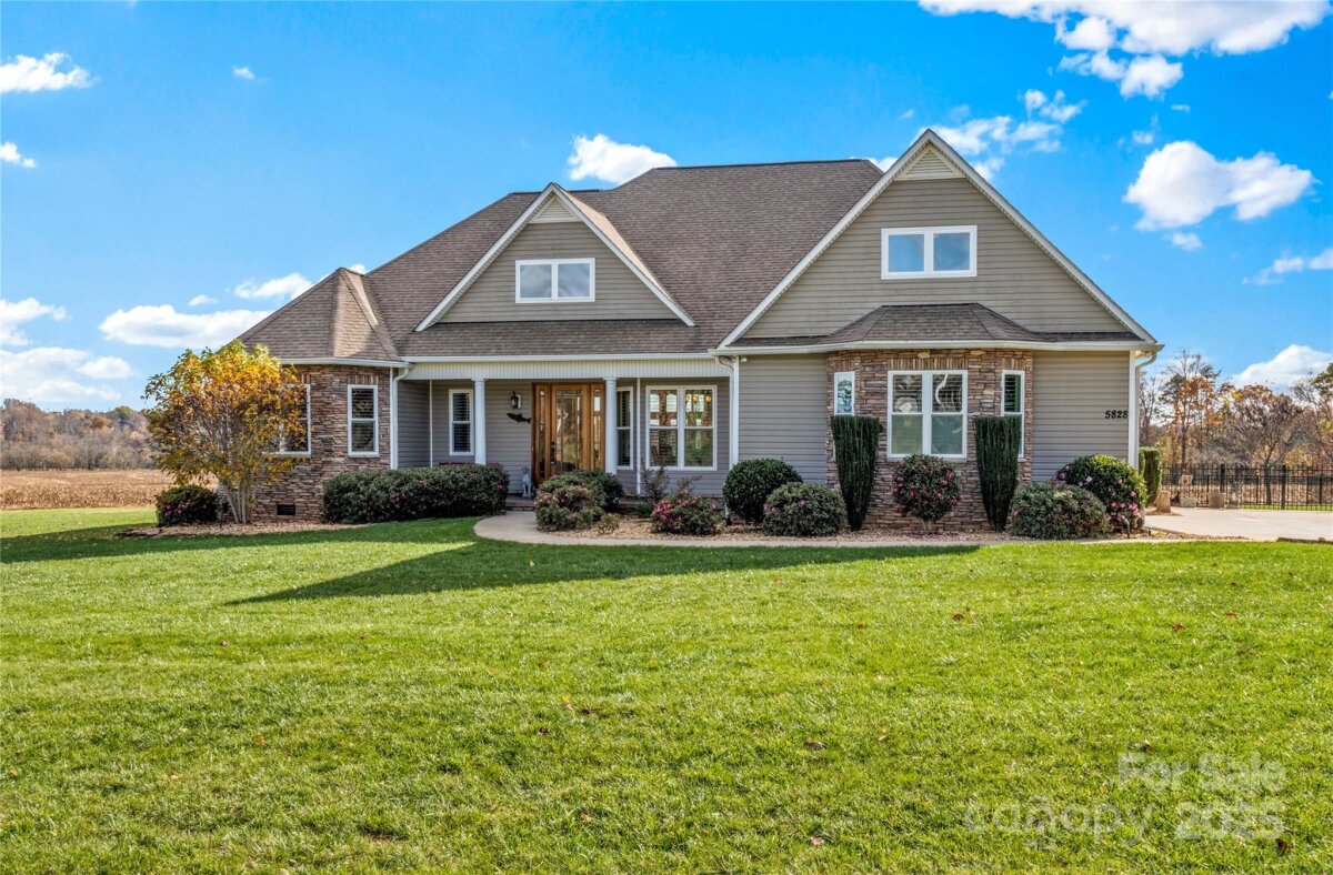 5828 Jordan Gate Drive, East Bend, NC 27018, MLS # 4320633