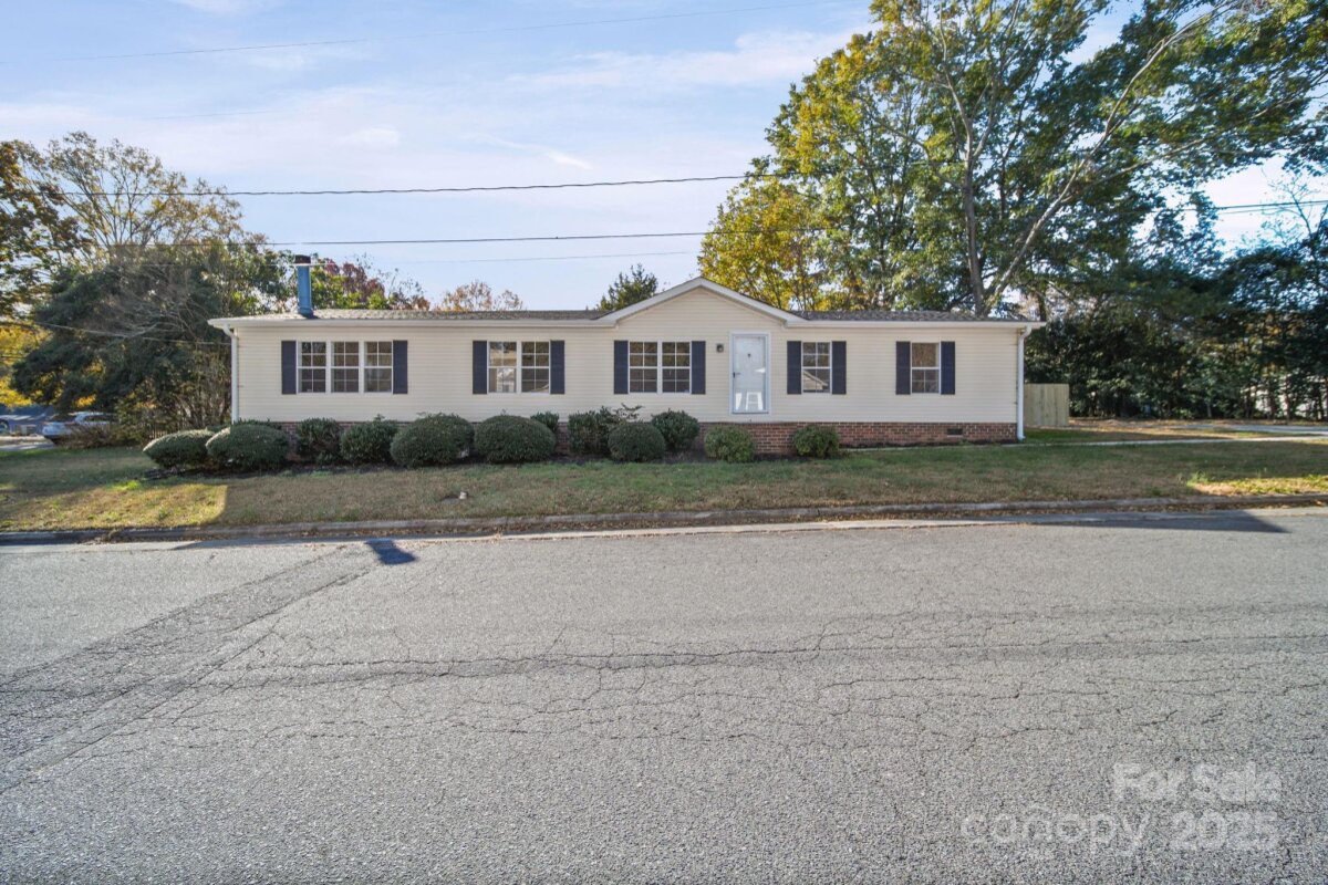 2008 Woodlawn Street, Kannapolis, NC 28083, MLS # 4322621