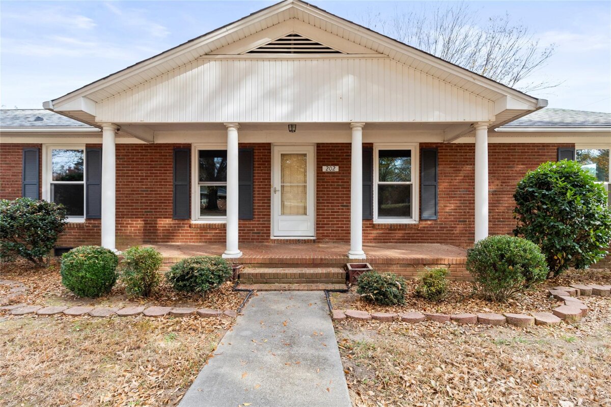 202 Fieldcrest Drive, Stanley, NC 28164, MLS # 4322678