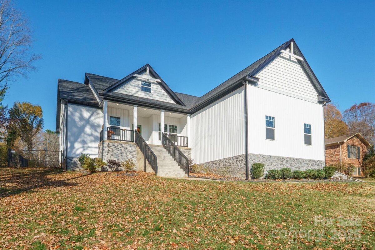 915 Brookwood Court, Statesville, NC 28677, MLS # 4323060