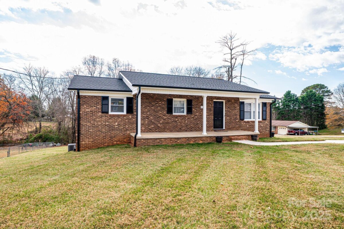 440 Greenlea Circle, Taylorsville, NC 28681, MLS # 4323155