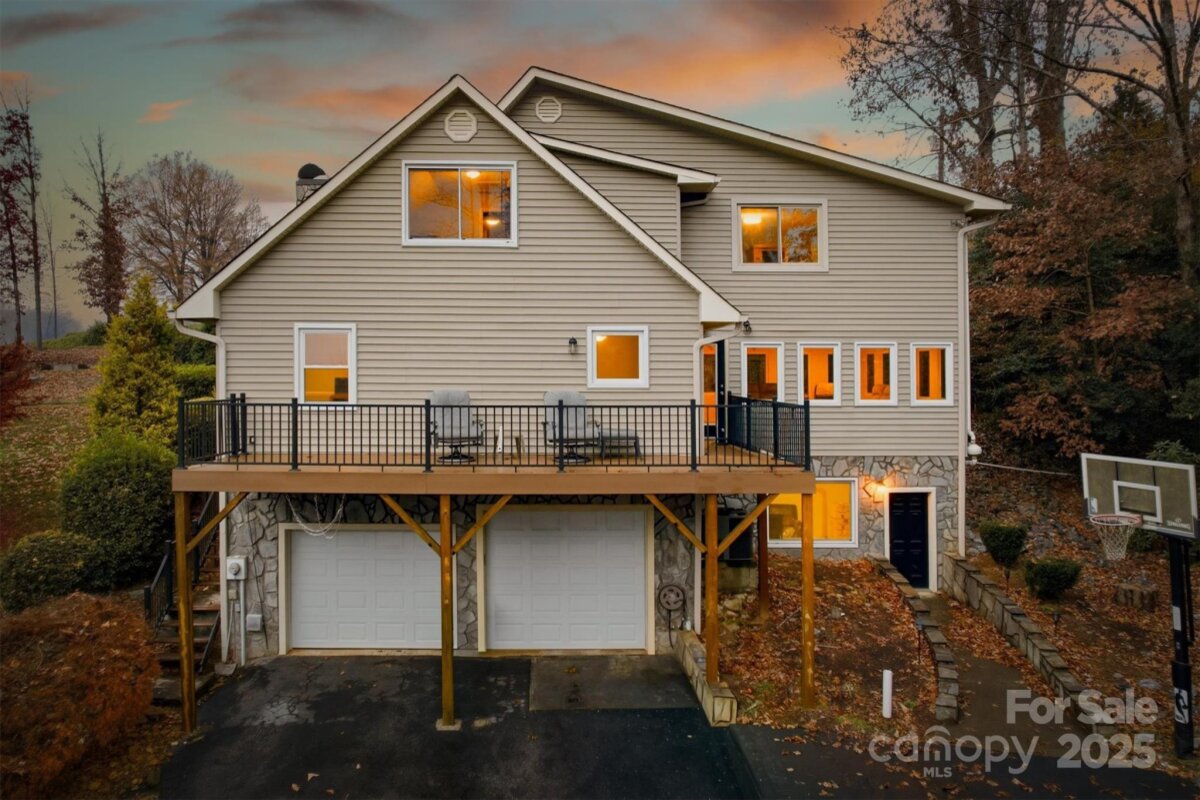 7501 Woodland Hills Road, Hickory, NC 28602, MLS # 4324406