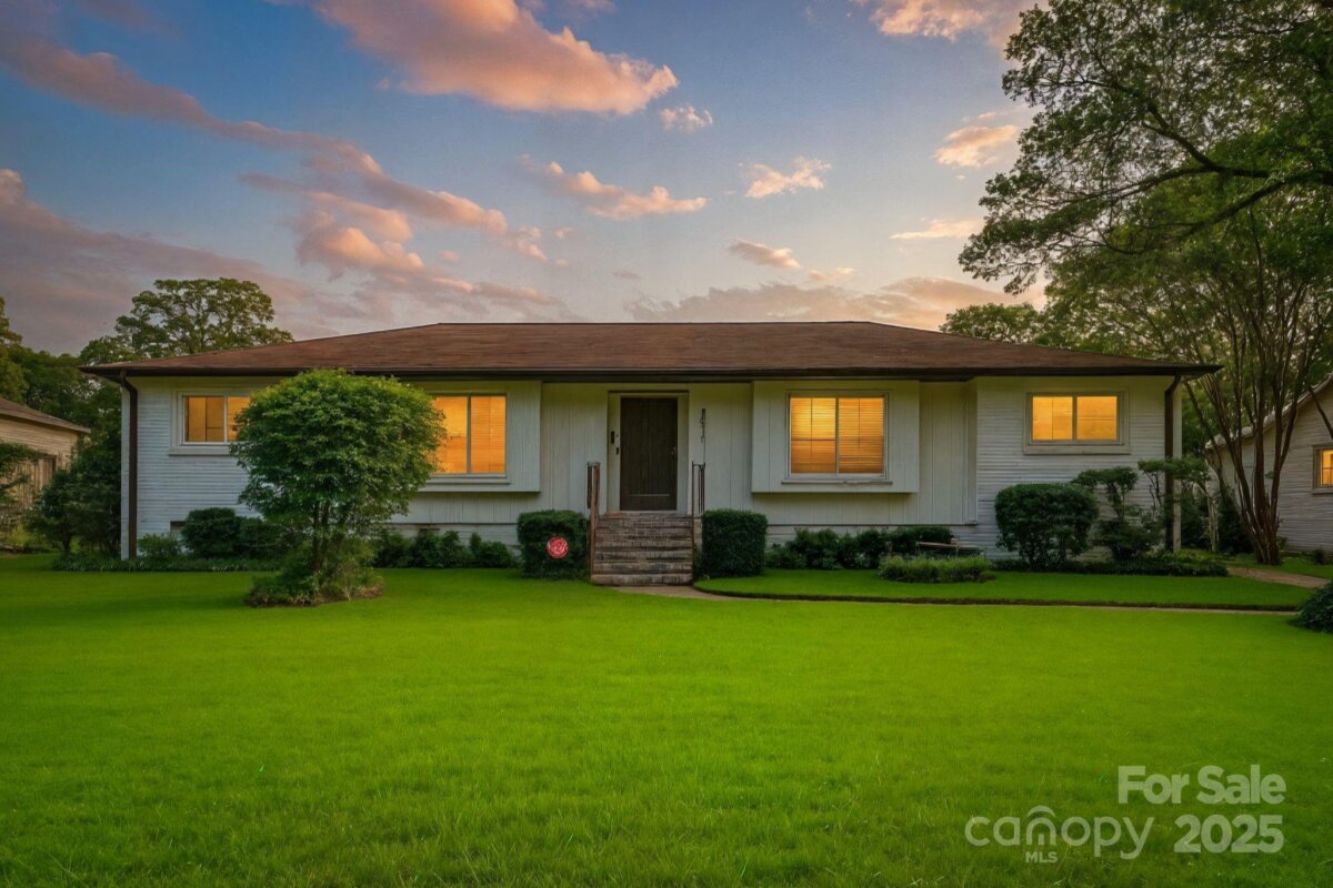 4515 Carriage Drive Circle, Charlotte, NC 28205, MLS # 4326179