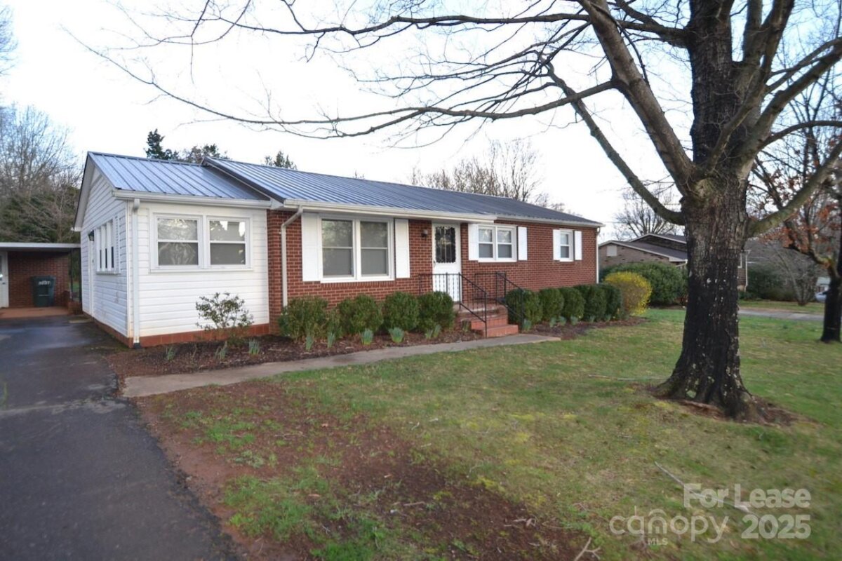 2037 N Deal Avenue, Newton, NC 28658, MLS # 4327144