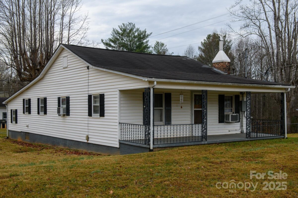 3235 Bee Mountain Road, Lenoir, NC 28645, MLS # 4327535