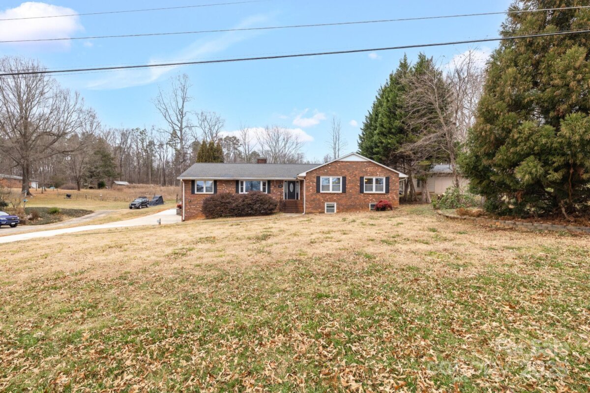 1175 Whispering Pines Drive, Kernersville, NC 27284, MLS # 4329149