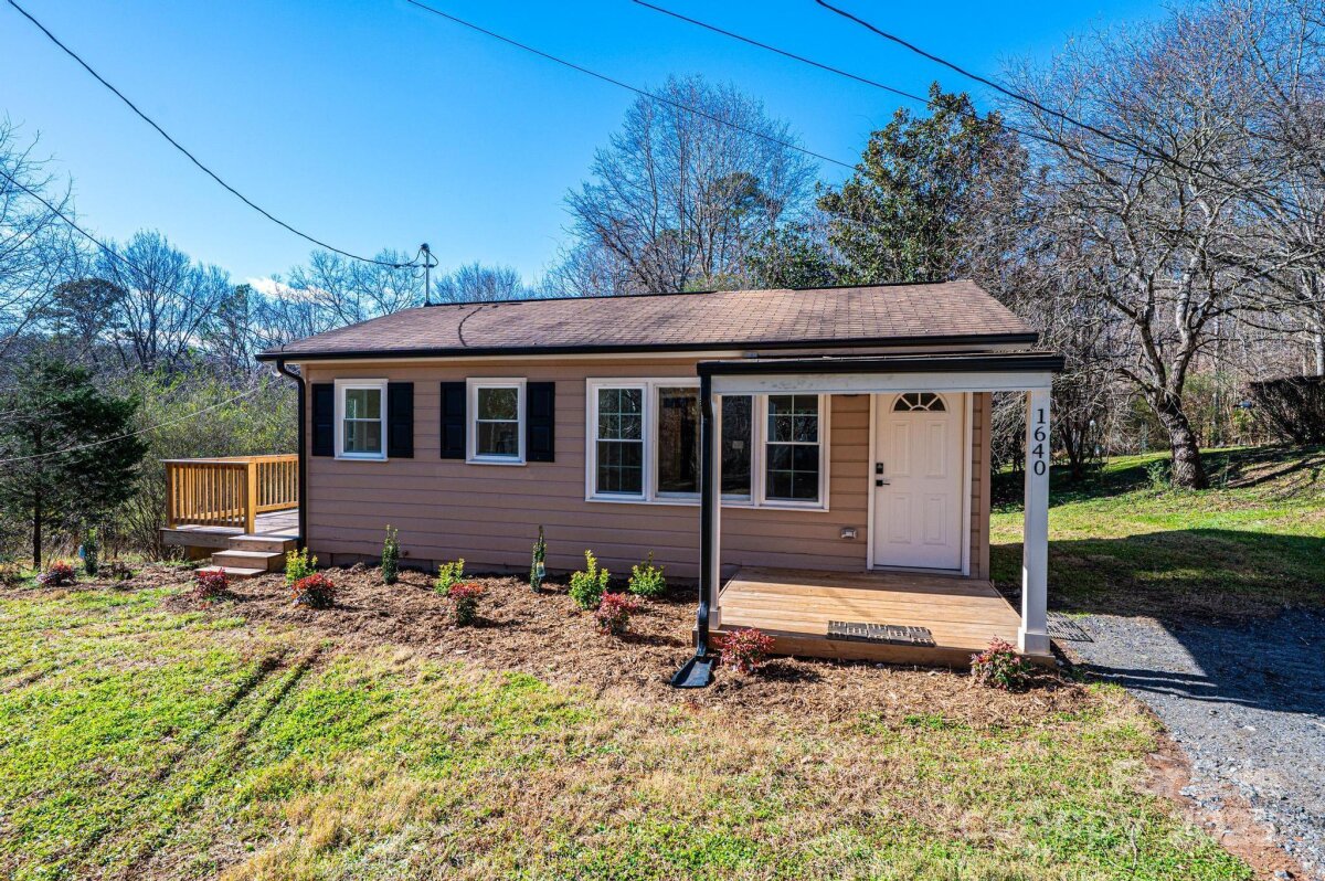 1640 1st Street Circle, Hickory, NC 28602, MLS # 4329737