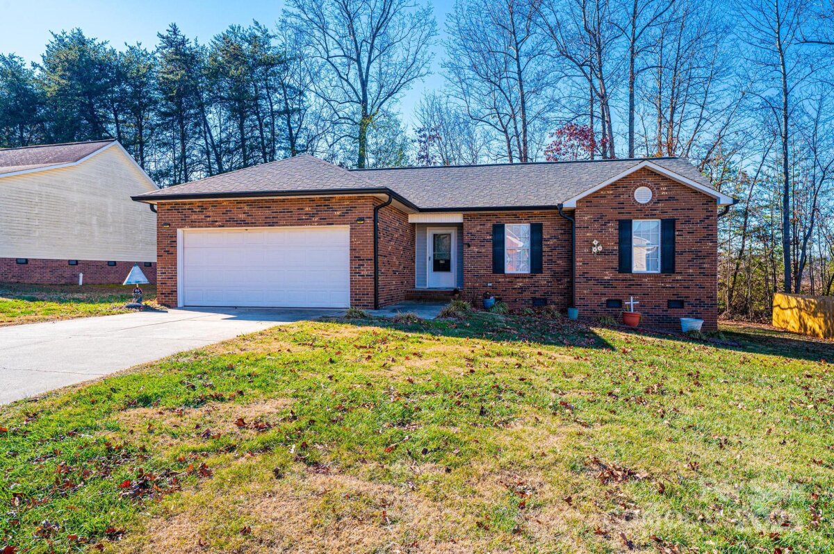 818 Gemcrest Drive, Conover, NC 28613, MLS # 4330331