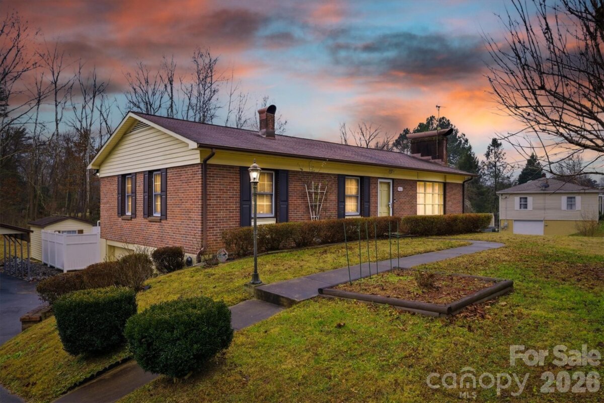 902 Meadowood Drive, Lenoir, NC 28645, MLS # 4331288