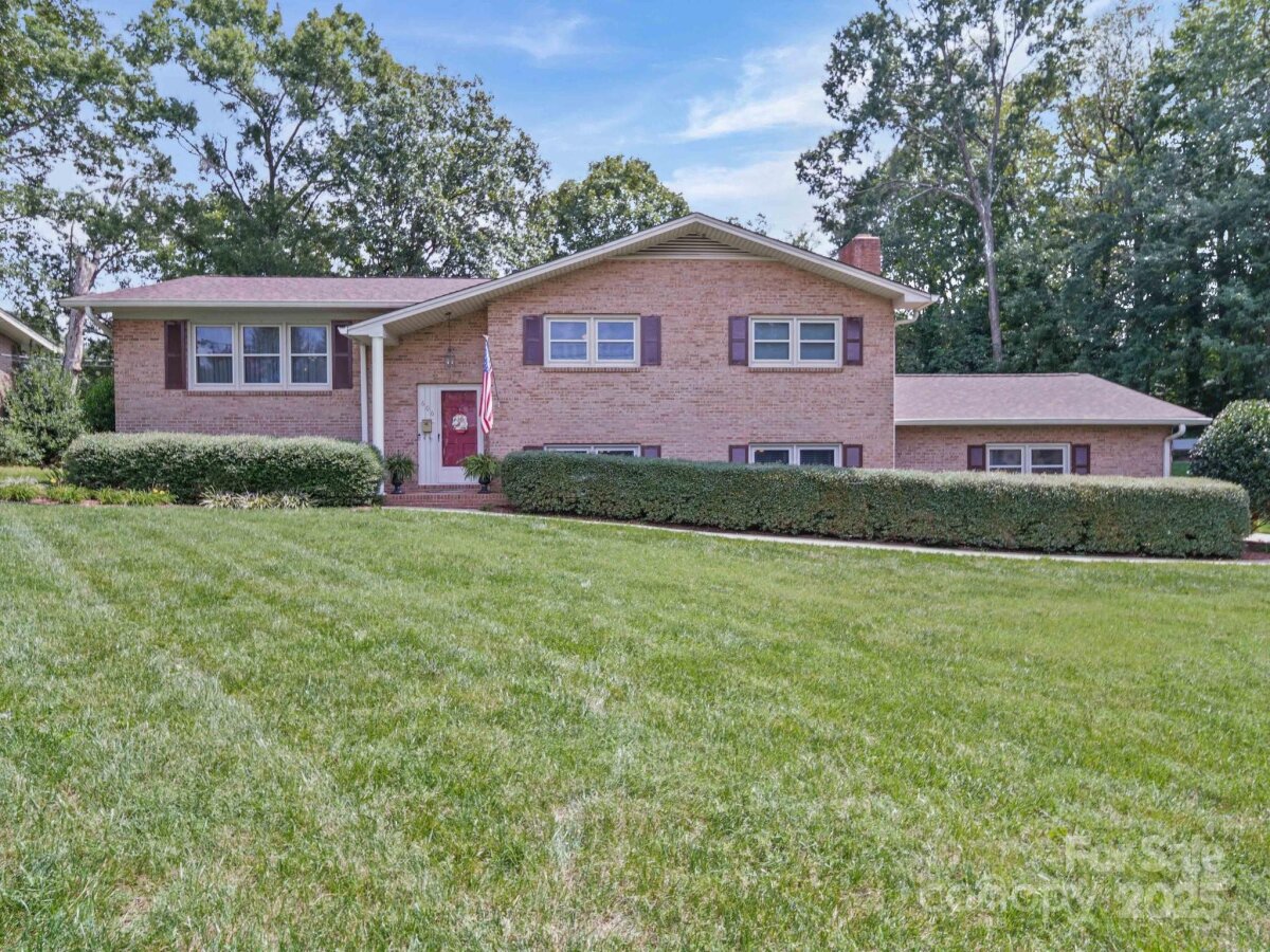 606 Brookgreen Drive, Dallas, NC 28034, MLS # 4333382