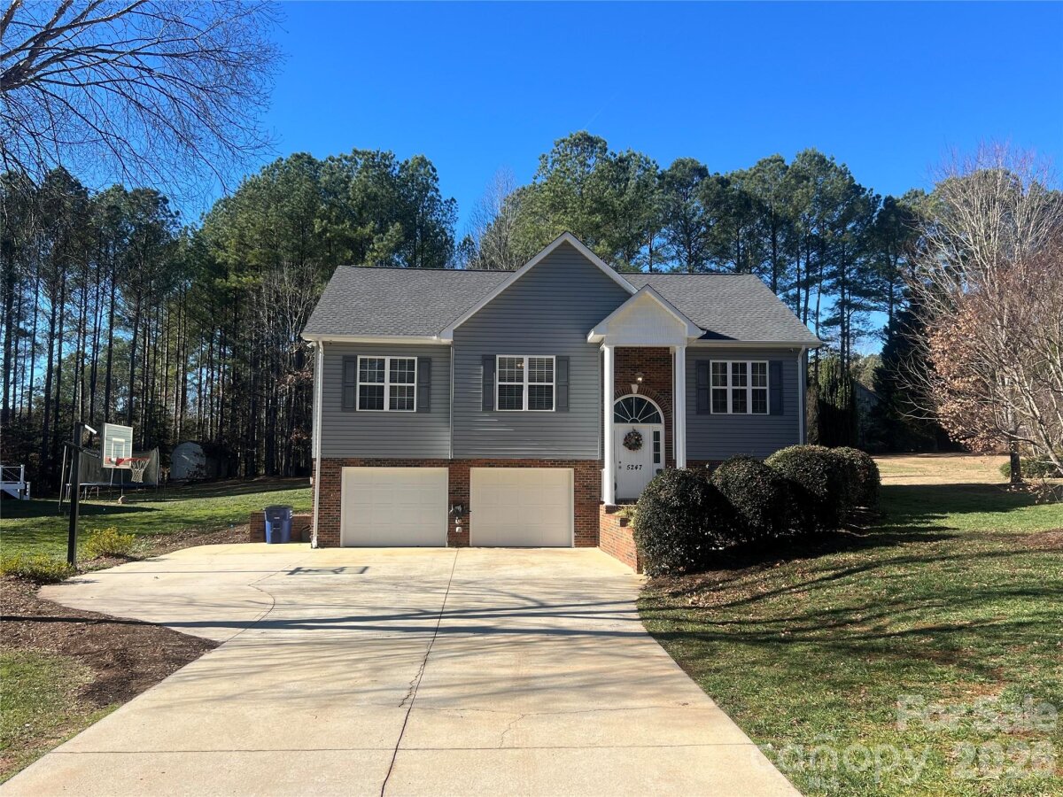 5247 Whitewater Drive, Hickory, NC 28601, MLS # 4336546