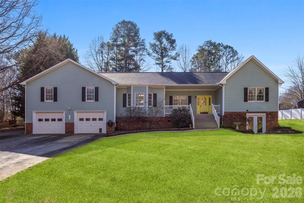 601 Elmwood Circle, Dallas, NC 28034, MLS # 4338547