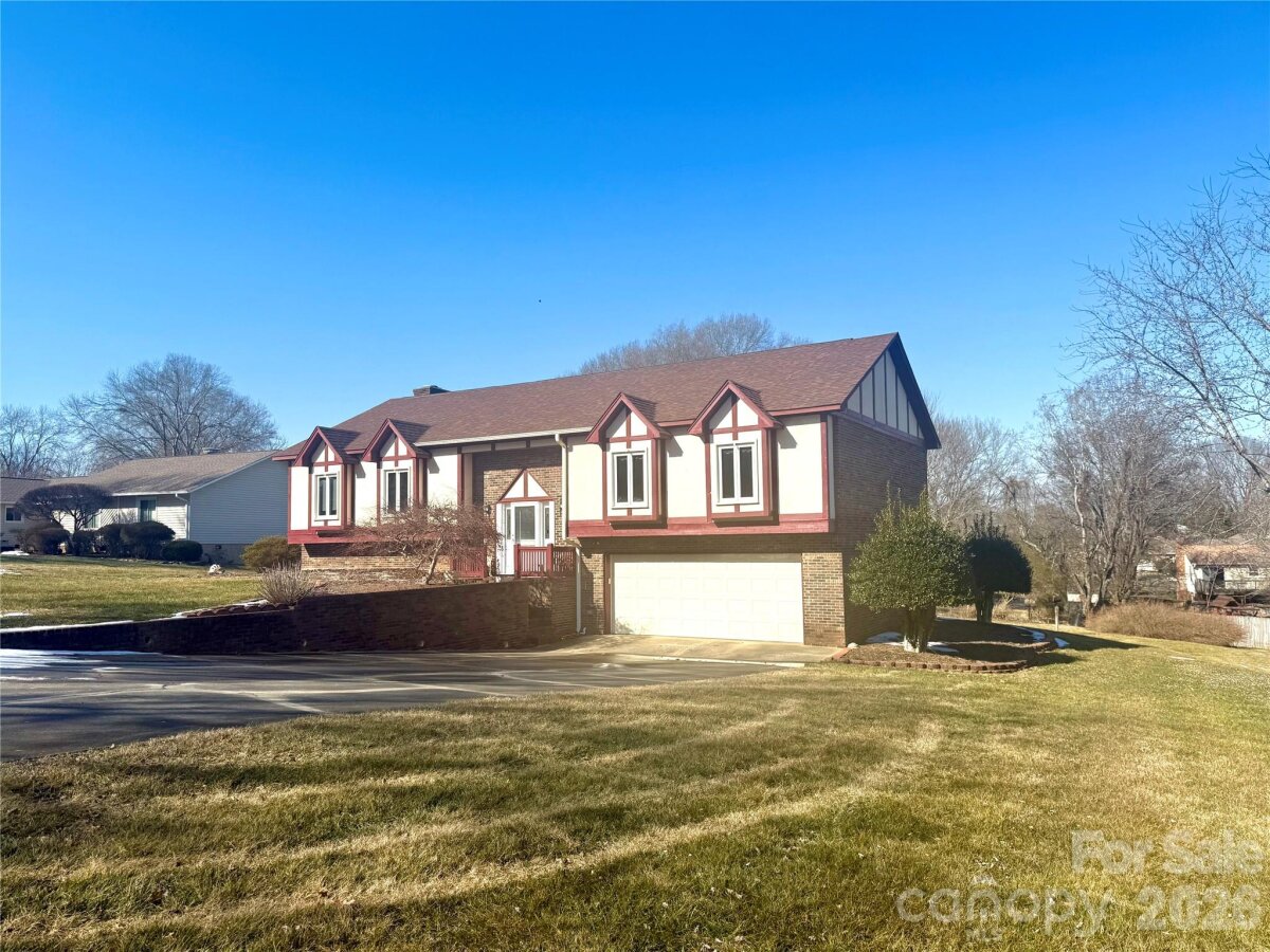 1015 36th Avenue Court, Hickory, NC 28601, MLS # 4340838