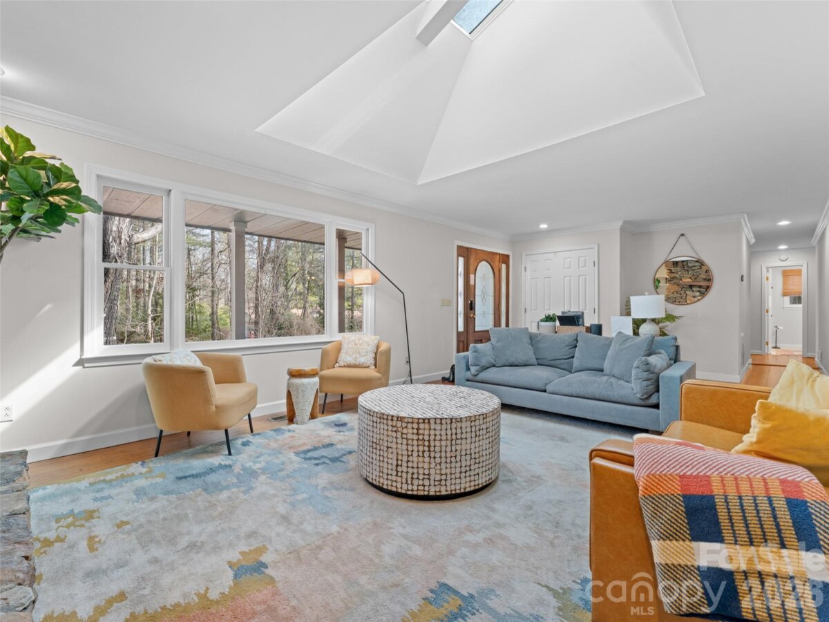 Hendersonville 97 4343082