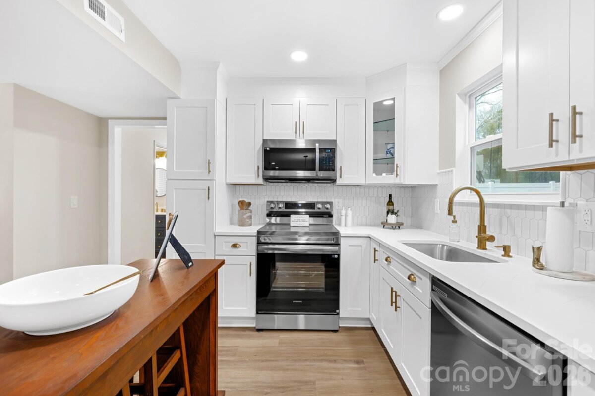 8201 Meadowdale Lane, Charlotte, NC 28227, MLS # 4345620