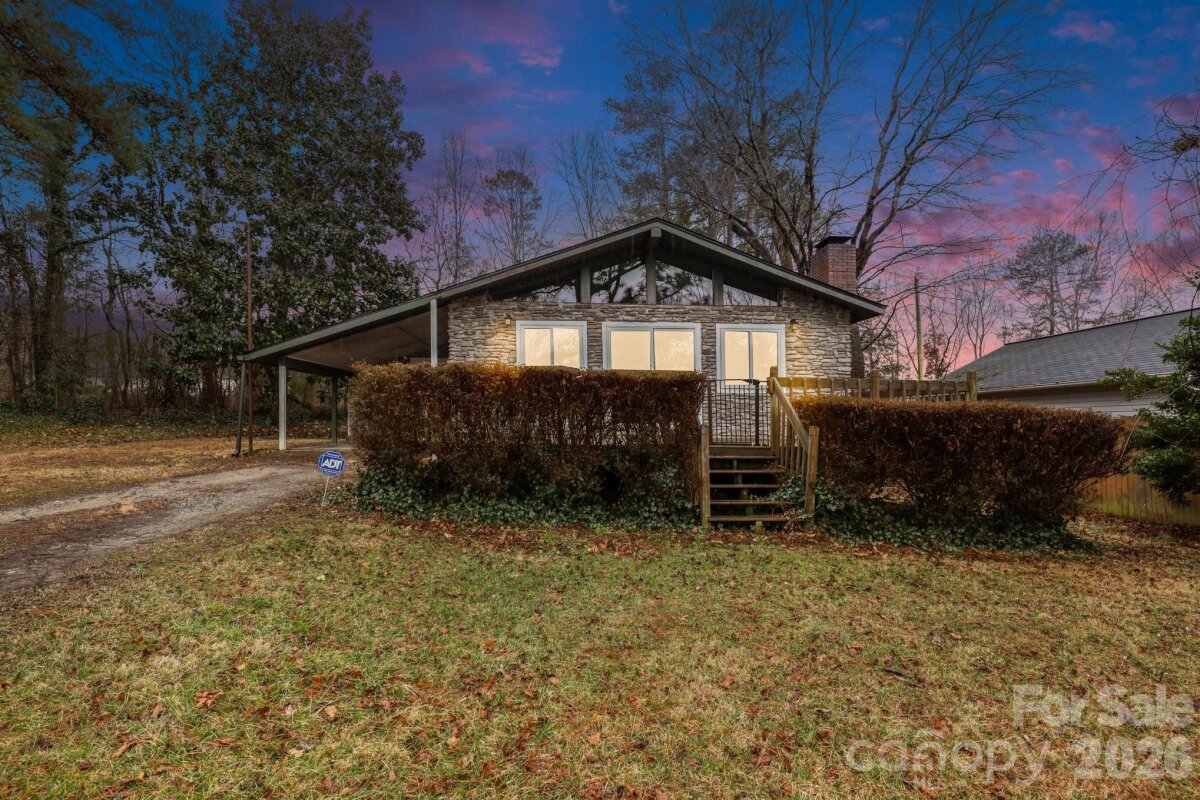 4246 Compton Drive, Winston Salem, NC 27107, MLS # 4347770