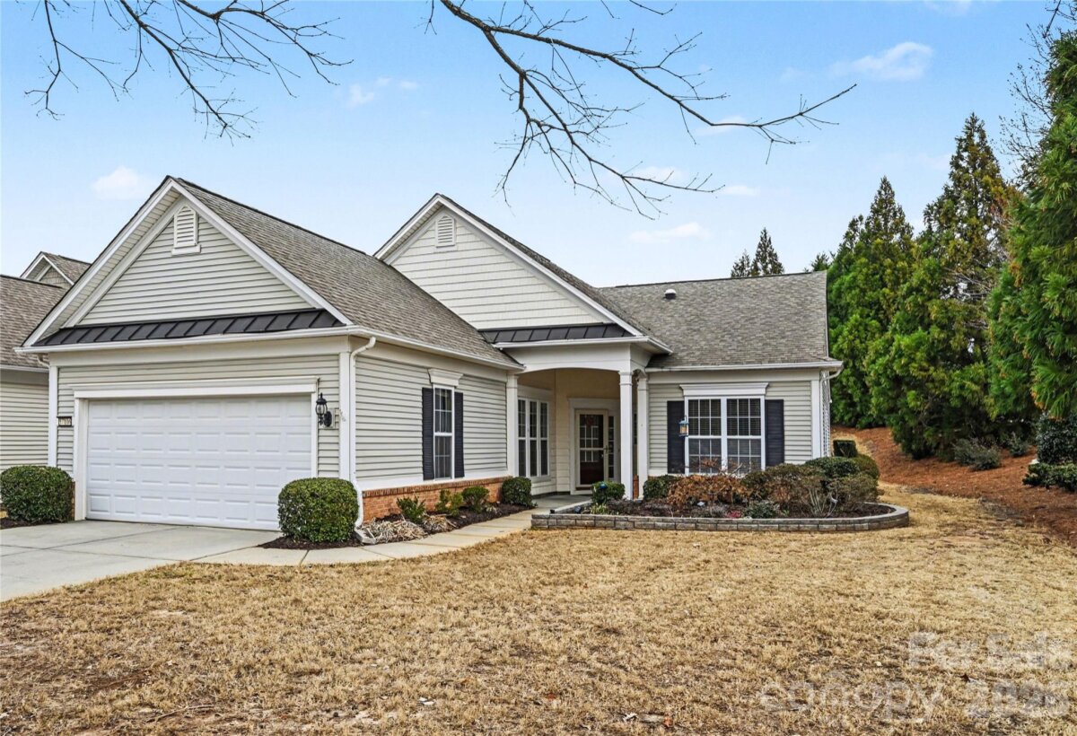 photo of home for sale at 57106 Nightingale Way