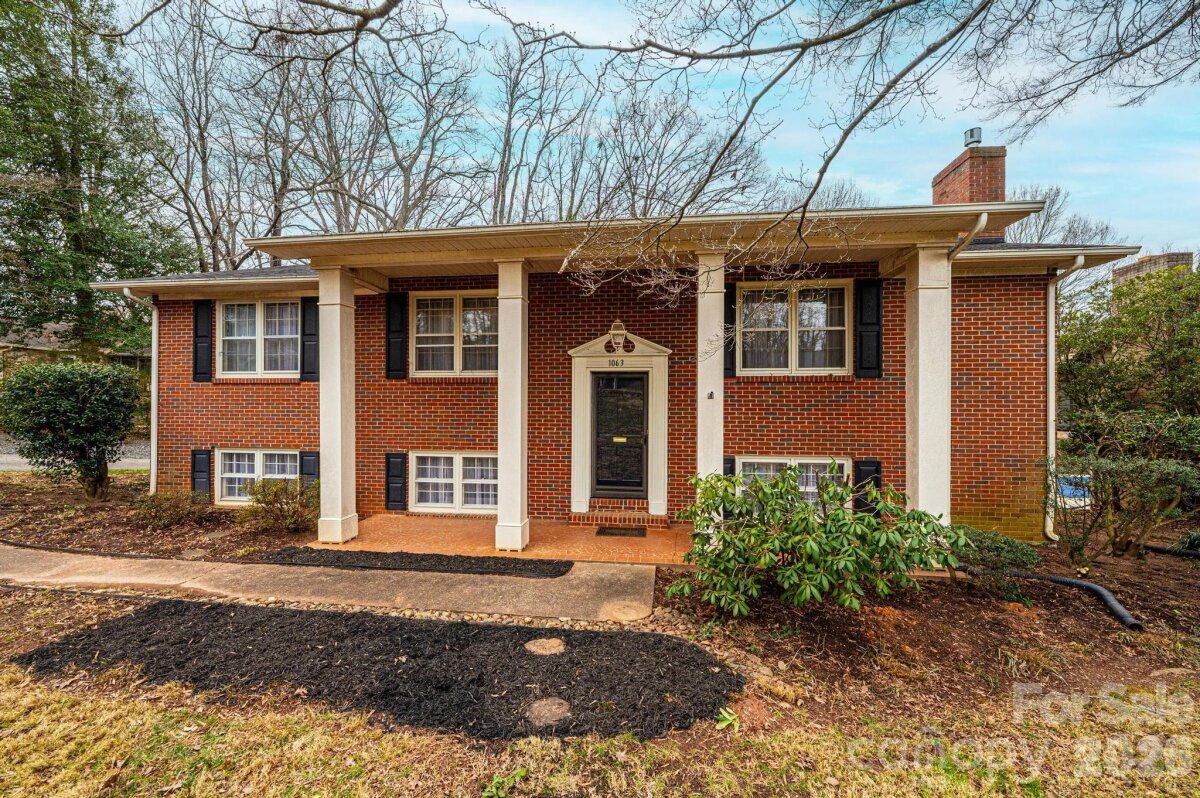 1063 4th Avenue Drive, Hickory, NC 28601, MLS # 4350686