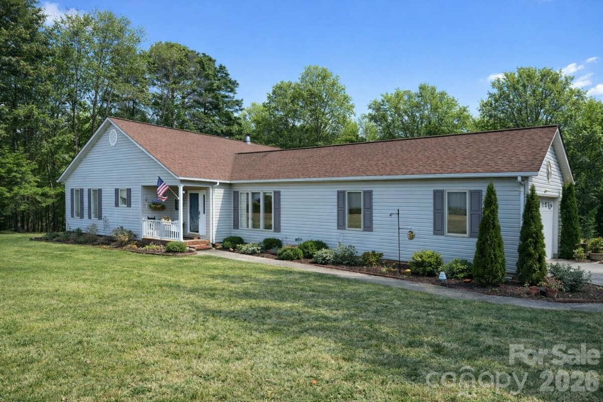 411 27th Avenue Circle, Hickory, NC 28601, MLS # 4351089