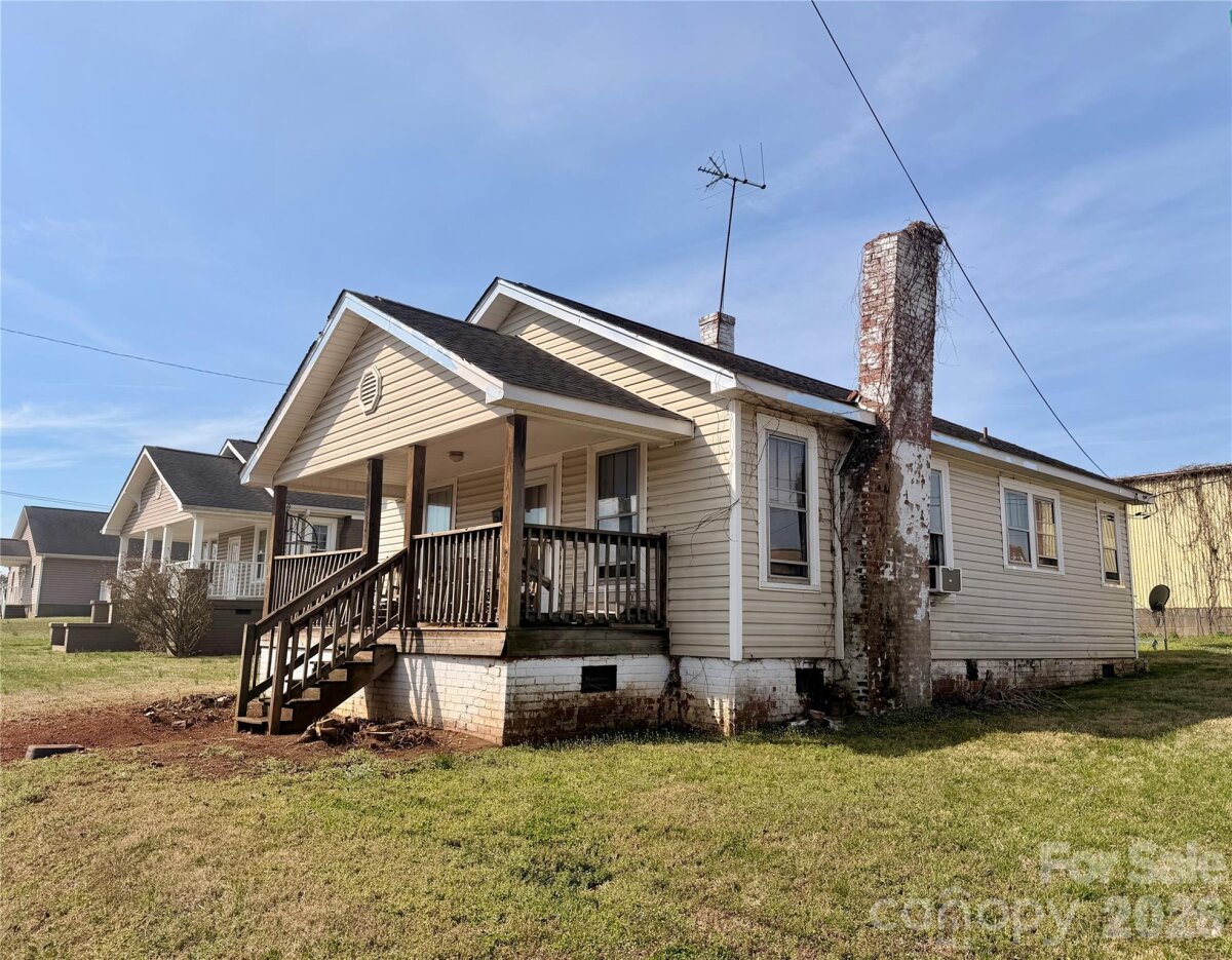 216 N Brady Avenue, Newton, NC 28658, MLS # 4352400