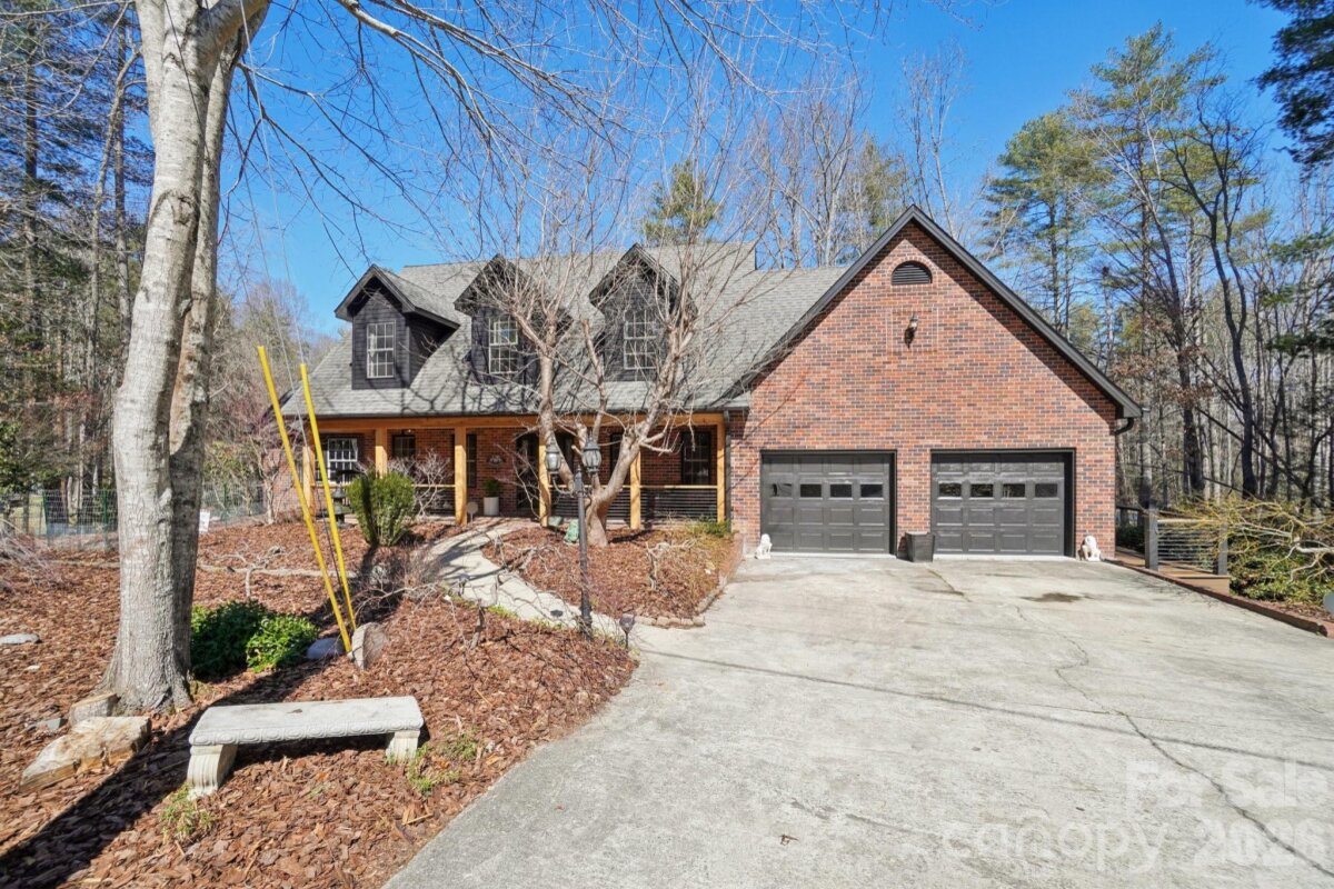 Hendersonville 77 4352423