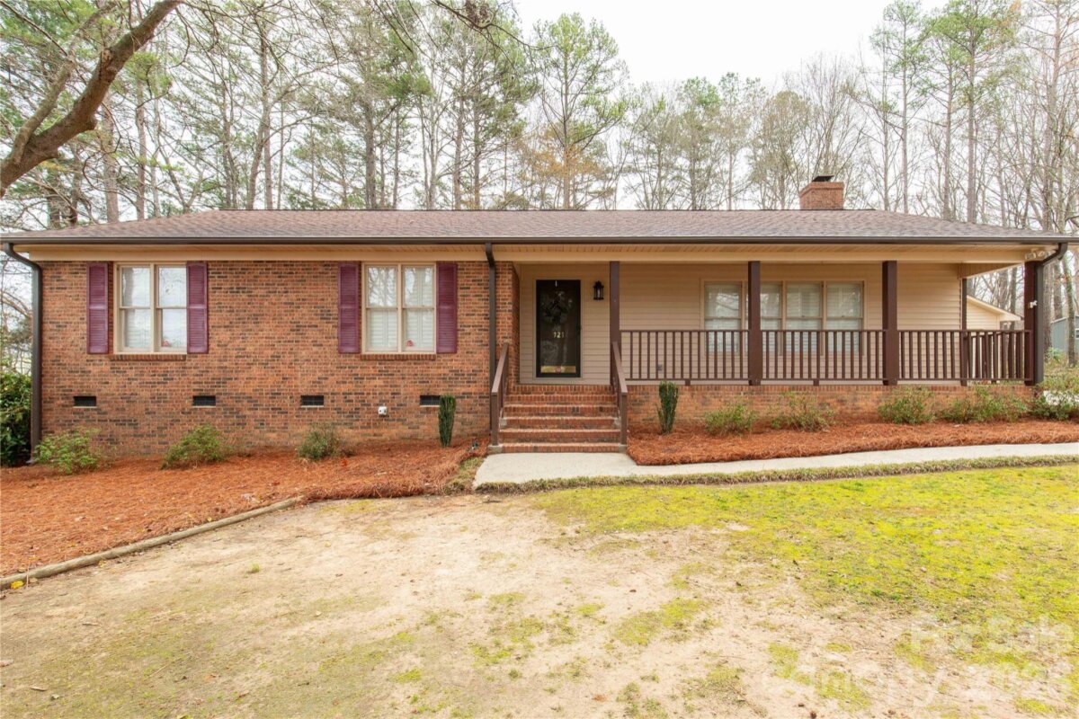 721 Clarendon Drive, Lancaster, SC 29720, MLS # 4354329