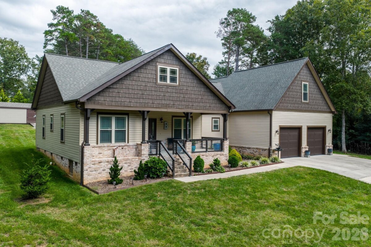 4850 Woodwinds Drive, Hickory, NC 28601, MLS # 4354576