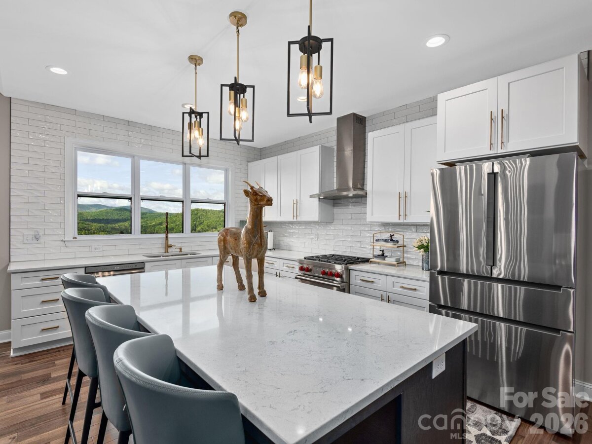 Hendersonville 73 4356052