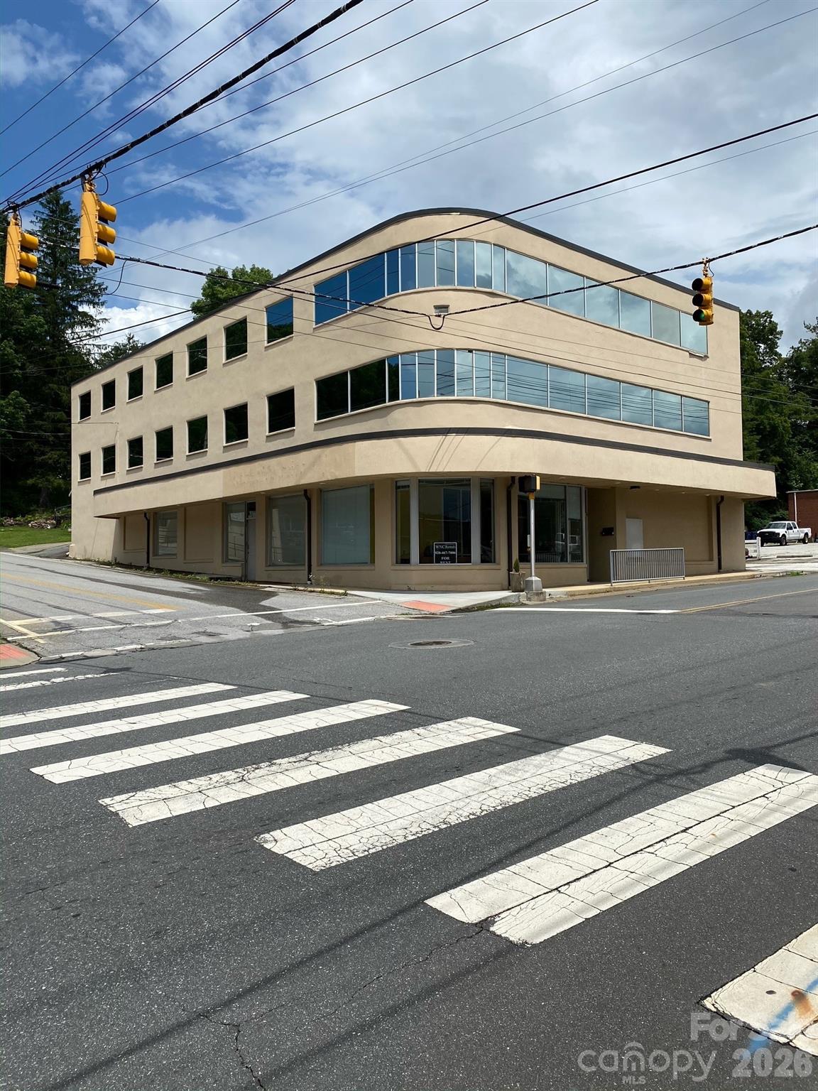 Spruce Pine 5 4359341