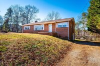 3846 Powell Drive, Hickory, NC 28602, MLS # 4099946 - Photo #1