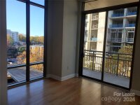 701 Royal Court Unit 504, Charlotte, NC 28202, MLS # 4158795 - Photo #3