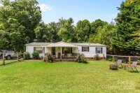 524 Mountain Meadows Drive, Bessemer City, NC 28016, MLS # 4162130 - Photo #1