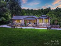 535 E Chestnut Gap Road, Hendersonville, NC 28792, MLS # 4163215 - Photo #1