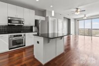 333 W Trade Street Unit 1401, Charlotte, NC 28202, MLS # 4166672 - Photo #3