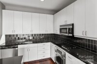 333 W Trade Street Unit 1401, Charlotte, NC 28202, MLS # 4166672 - Photo #4