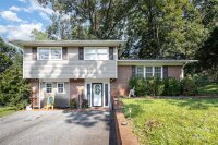 3843 Idlewood Acres Road, Hickory, NC 28601, MLS # 4176621 - Photo #1