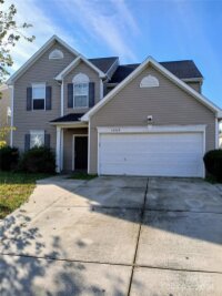 16323 Hayfield Road, Charlotte, NC 28213, MLS # 4181889 - Photo #1