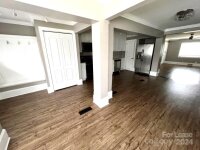 2231 Selwyn Avenue Unit 5, Charlotte, NC 28207, MLS # 4182180 - Photo #3