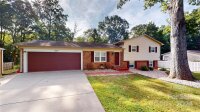 5413 Glenview Drive, Hickory, NC 28602, MLS # 4182941 - Photo #1