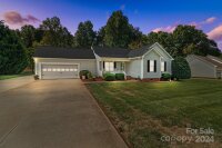 125 Hunters Point Drive, Rockwell, NC 28138, MLS # 4186378 - Photo #1