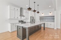 2450 W Trade Street, Charlotte, NC 28216, MLS # 4189336 - Photo #6