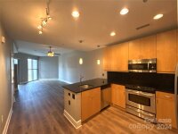 333 W Trade Street Unit 909, Charlotte, NC 28202, MLS # 4192939 - Photo #2