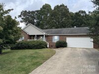 846 Courtyard Drive, Newton, NC 28658, MLS # 4194904 - Photo #1