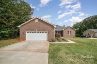 2206 Evergreen Drive, Newton, NC 28658, MLS # 4197265 - Photo #1